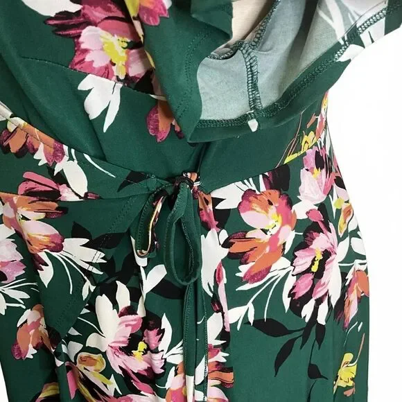 Torrid Women's Size 3, 2XL Green Floral Faux Wrapped Tunic Short Sleeve - Picture 7 of 12